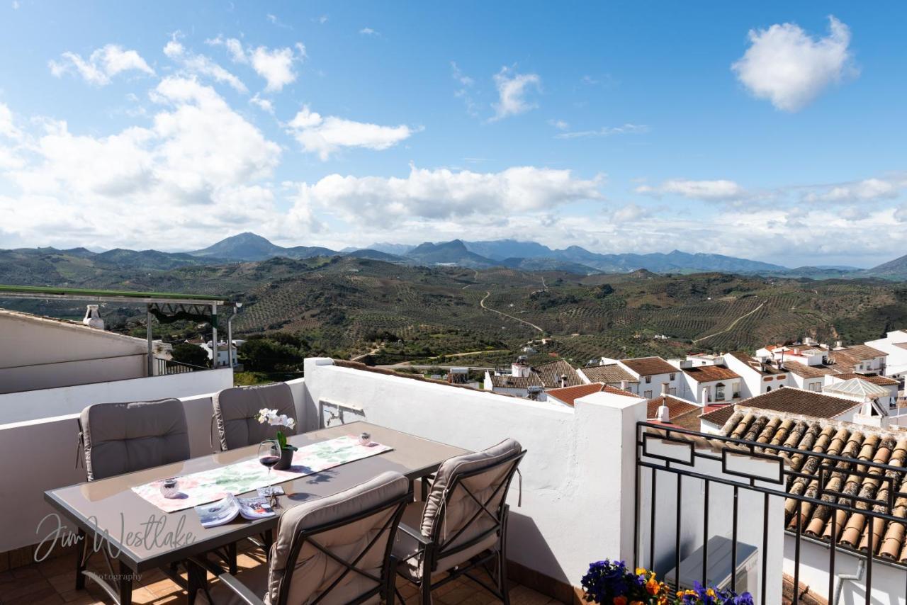 Olive Tree Bed And Breakfast โอลเวรา ภายนอก รูปภาพ